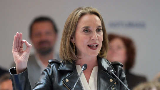 Cuca Gamarra advierte: "No es el momento de que Sánchez coja oxígeno mientras que los españoles se ahogan" Cuca Gamarra advierte: "No es el momento de que Sánchez coja oxígeno mientras que los españoles se ahogan"