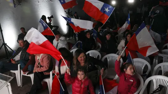 - Un grupo de personas se reúne en el comando del Partido Republicano en Santiago, Chile - Un grupo de personas se reúne en el comando del Partido Republicano en Santiago, Chile