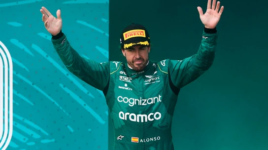 Fernando Alonso, en el podio de Miami Fernando Alonso, en el podio de Miami