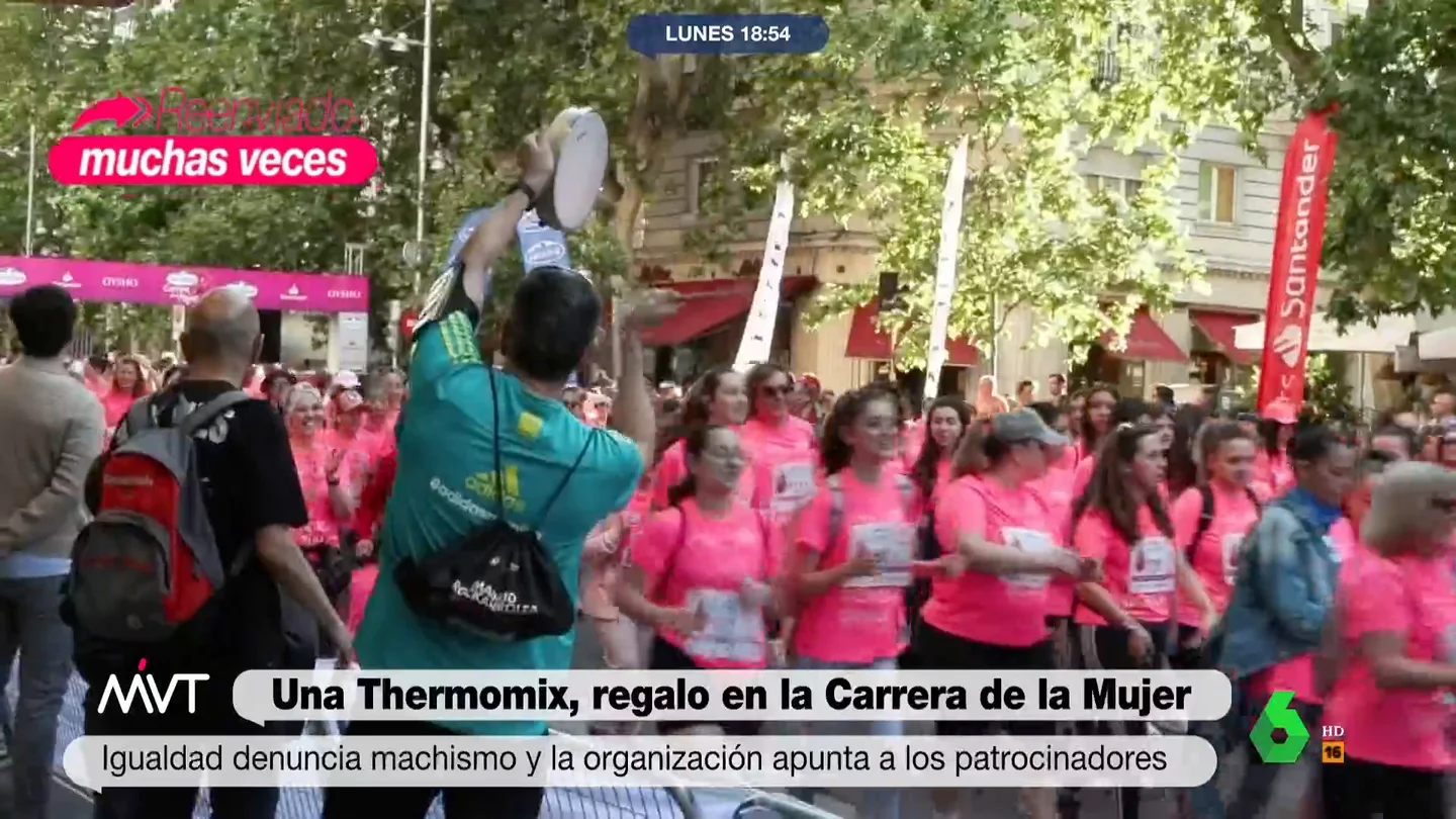 Un robot de cocina o una aspiradora, los polémicos regalos a las ganadoras de la Carrera de la Mujer Un robot de cocina o una aspiradora, los polémicos regalos a las ganadoras de la Carrera de la Mujer