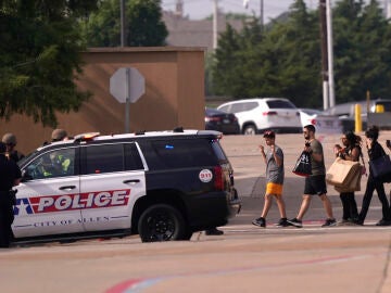 The author of the shooting in a Texas shopping center identified as an alleged neo-Nazi sympathizer