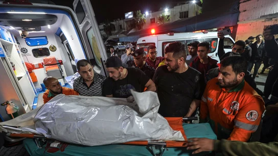 Israel bombardea intensamente a Gaza y deja 13 muertos, entre ellos tres líderes de la Yihad Islámica Palestina Israel bombardea intensamente a Gaza y deja 13 muertos, entre ellos tres líderes de la Yihad Islámica Palestina