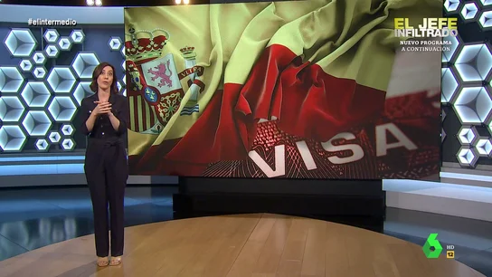 Cristina Gallego ironiza con la retirada de las golden visa En este vídeo, Cristina Gallego tira de ironía para analizar la decisión del Gobierno de retirar las 'golden visa', que otorgan automáticamente el permiso de residencia en España a cualquier extranjero que compre una casa de unos 500.000 euros.