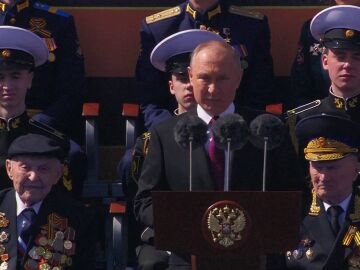 Putin charges the West on Victory Day and denounces a “real war” against Russia
