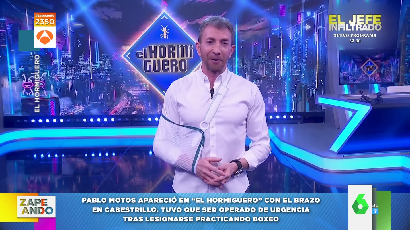 Pablo Motos aparece con el brazo en un cabestrillo en El Hormiguero Pablo Motos aparece con el brazo en un cabestrillo en El Hormiguero