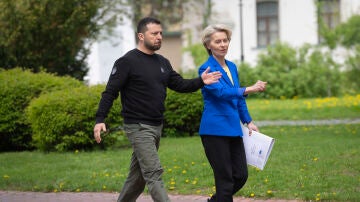 Volodímir Zelenski y Ursula Von der Leyen en Kyiv