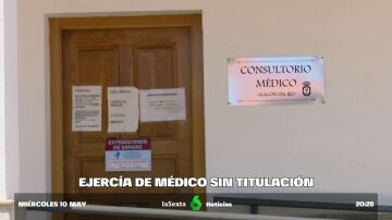 Extremadura denuncia a un hombre de 67 años por falsificar la titulación de médico: sospecharon por su lenguaje y sus recetas