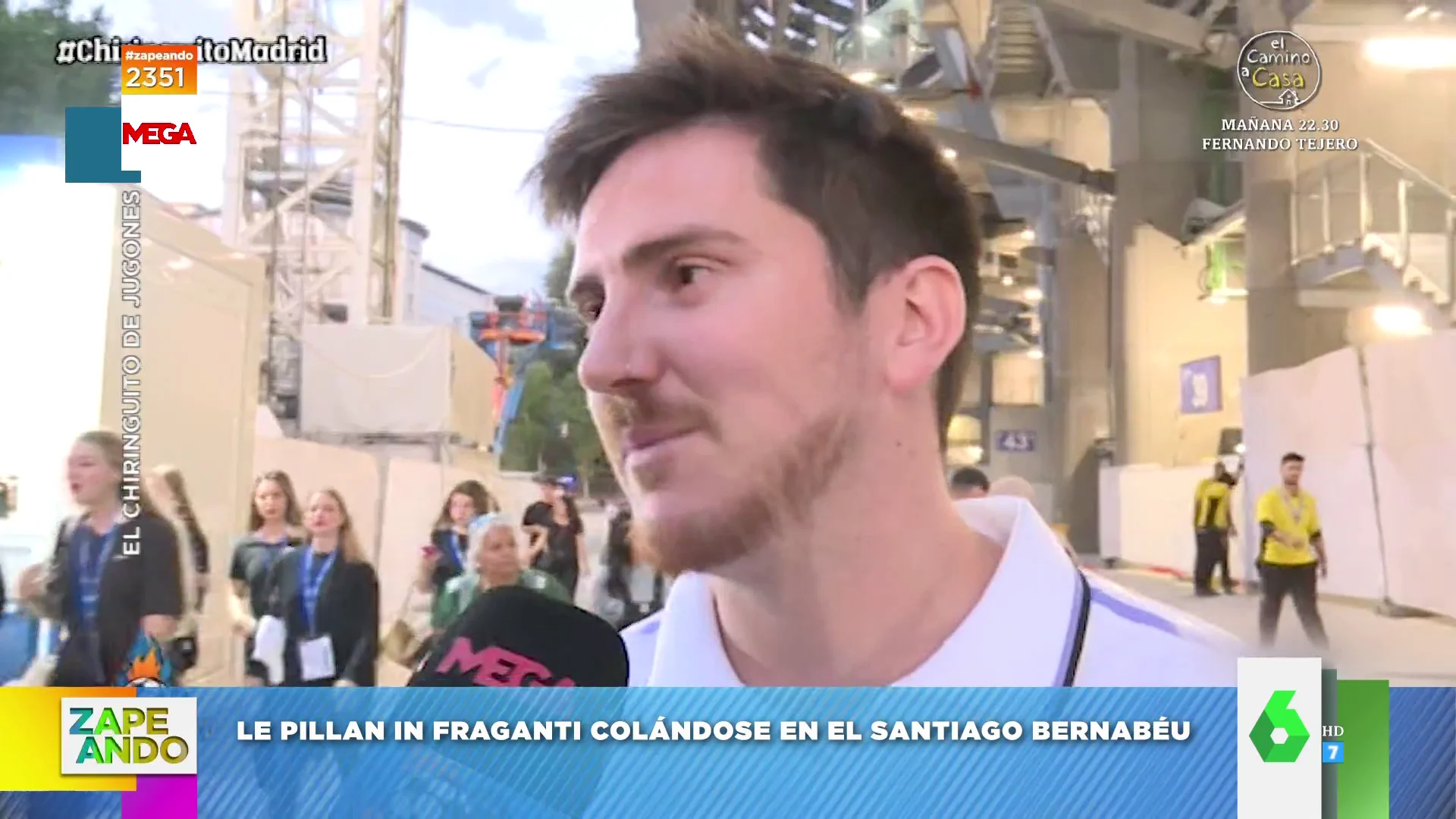 La pillada 'in fraganti' de las cámaras de 'El chiringuito' a un aficionado durante el partido en el Bernabéu