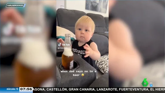 La tristeza de un niño pequeño cuando su padre le niega una cerveza: "Es El Sevilla en rubio" La tristeza de un niño pequeño cuando su padre le niega una cerveza: "Es El Sevilla en rubio"
