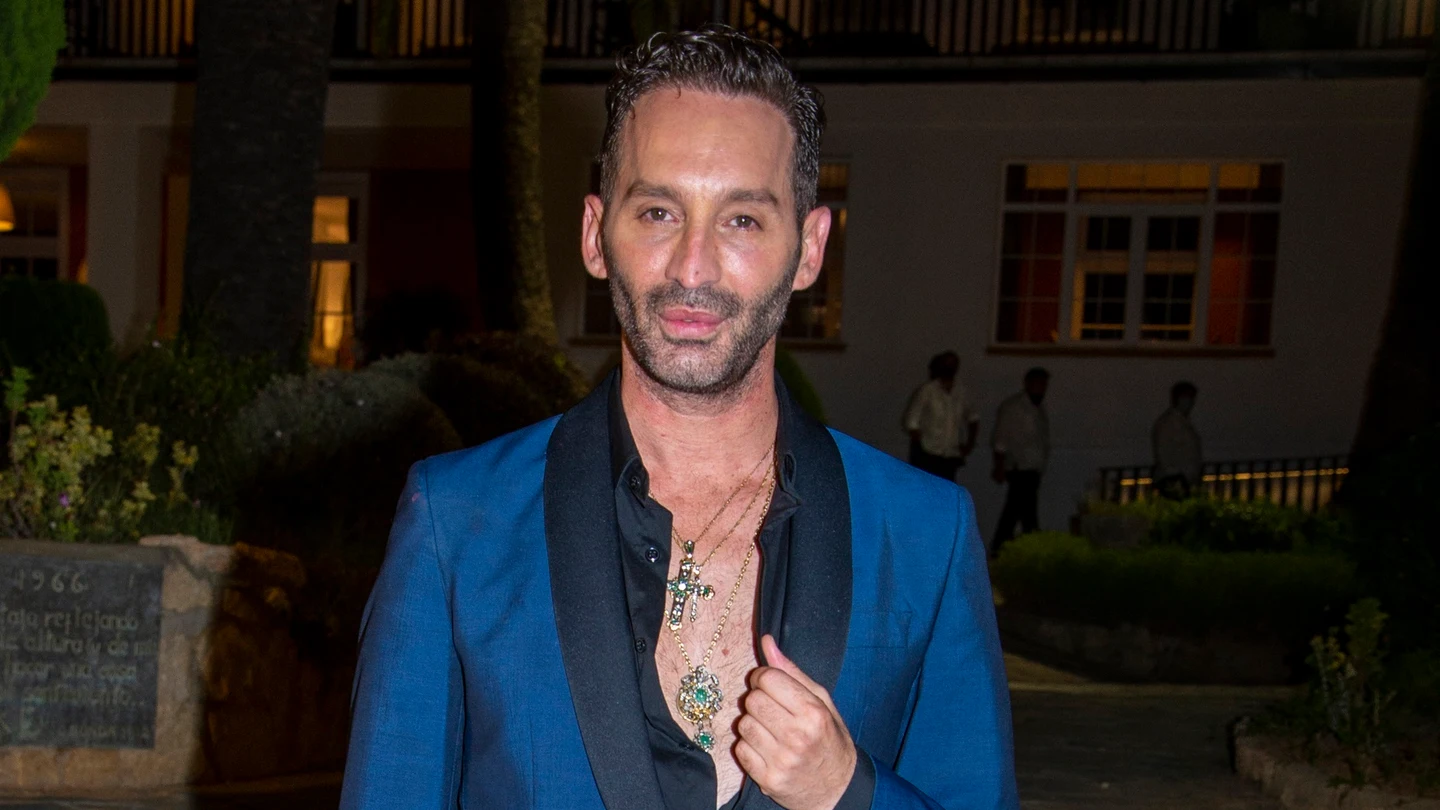 Muere el diseñador de moda flamenca Cristo Báñez a los 43 años Muere el diseñador de moda flamenca Cristo Báñez a los 43 años
