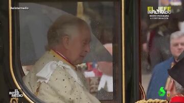 Vídeo manipulado - El tremendo 'cabreo' de Carlos III el día de su coronación
