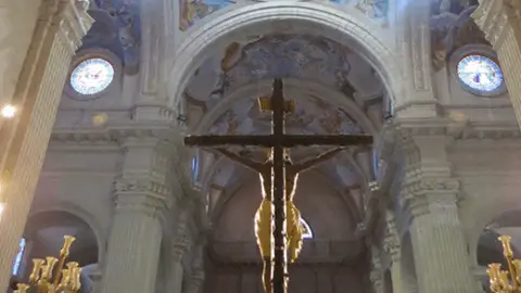 Interior de la Basílica de Yecla Interior de la Basílica de Yecla