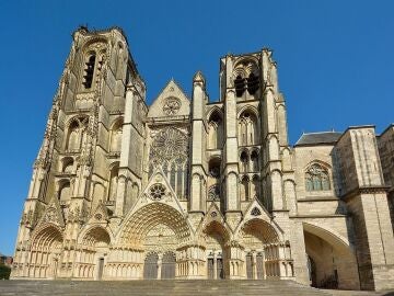 Catedral de Bourges: historia y por qué se inspira en Notre-Dame de París