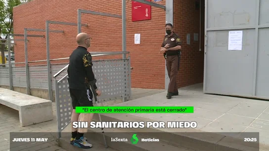 Todos los trabajadores de un centro de salud de Paterna, de baja por miedo: "Han llegado a poner pistolas encima de la mesa" Todos los trabajadores de un centro de salud de Paterna, de baja por miedo: "Han llegado a poner pistolas encima de la mesa"