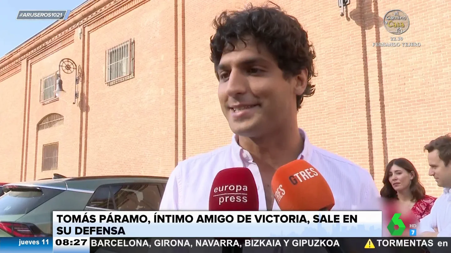 Tomás Páramo defiende a Victoria Federica: "Está triunfando, es una niña normal y hace una vida normal" Tomás Páramo defiende a Victoria Federica: "Está triunfando, es una niña normal y hace una vida normal"