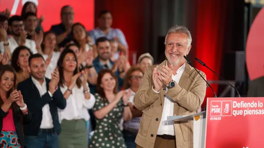 El actual presidente canario y candidato del PSOE, Ángel Víctor Torres, durante un mitin El actual presidente canario y candidato del PSOE, Ángel Víctor Torres, durante un mitin