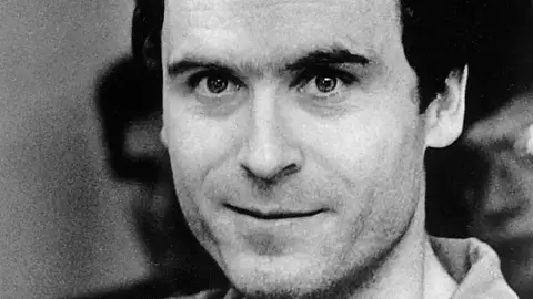 El asesino en serie Ted Bundy tras ser detenido El asesino en serie Ted Bundy tras ser detenido