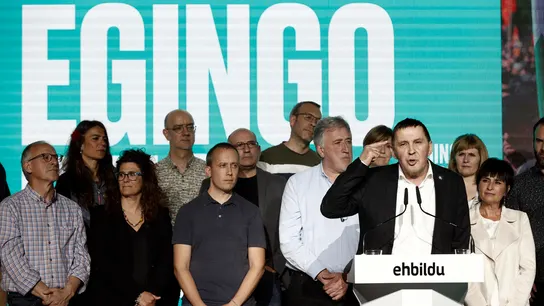 El coordinador general de EH Bildu Arnaldo Otegi acompaña a los candidatos a la presidencia del Gobierno de Navarra y al Ayuntamiento de Pamlona El coordinador general de EH Bildu Arnaldo Otegi acompaña a los candidatos a la presidencia del Gobierno de Navarra y al Ayuntamiento de Pamlona