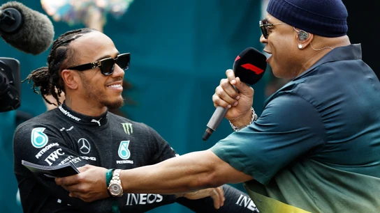 Lewis Hamilton saluda al rapero LL Cool J Lewis Hamilton saluda al rapero LL Cool J