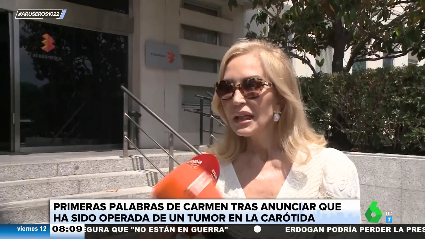 Carmen Lomana habla tras ser operada de un tumor en la carótida: "Me estoy recuperando fenomenal" Carmen Lomana habla tras ser operada de un tumor en la carótida: "Me estoy recuperando fenomenal"