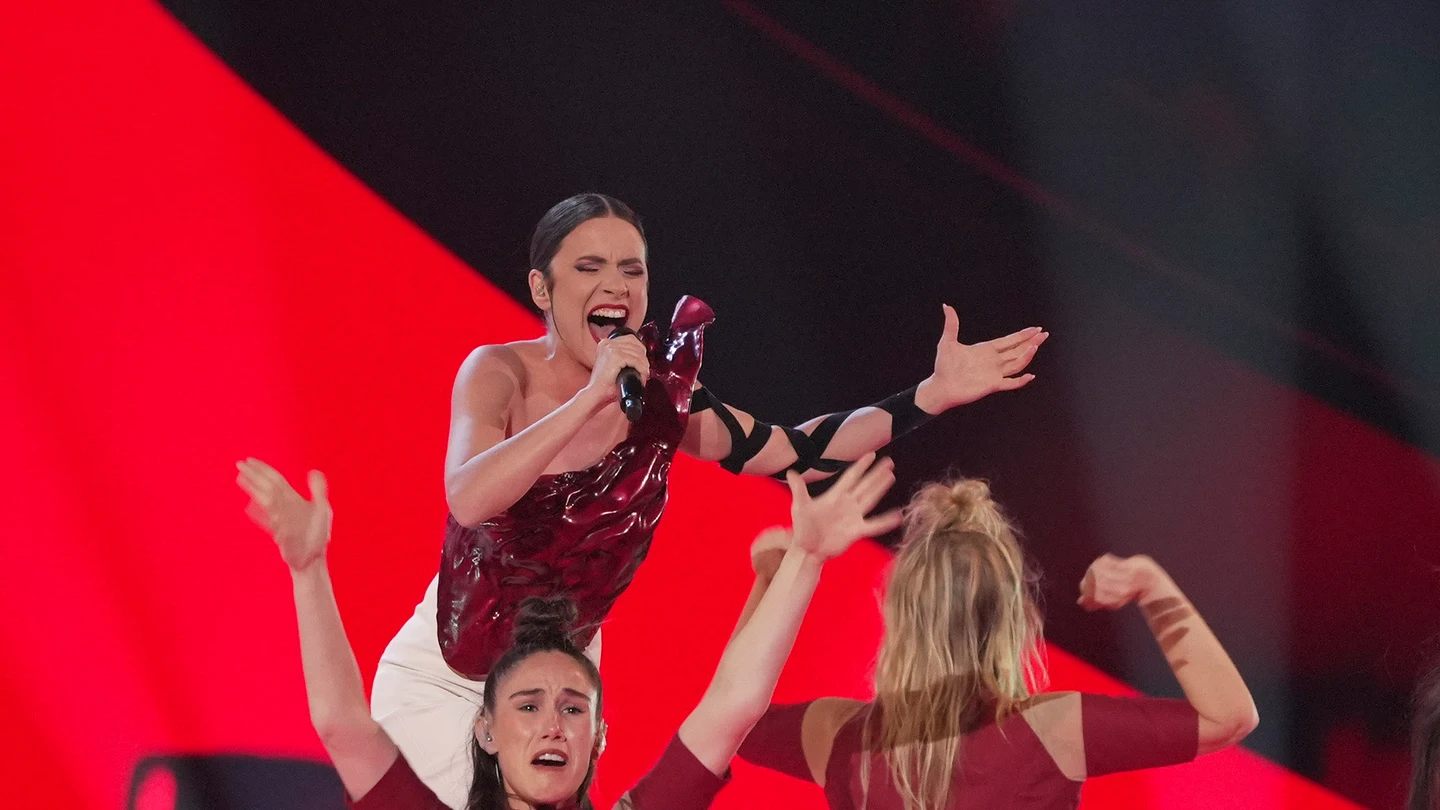Blanca Paloma durante su actuación en Eurovisión Blanca Paloma durante su actuación en Eurovisión