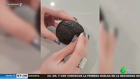 El truco definitivo para saber si un aguacate está en el punto óptimo de maduración: mírale el culo El truco definitivo para saber si un aguacate está en el punto óptimo de maduración: mírale el culo