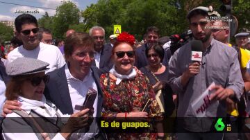 El comentario de Almeida a Isma Juárez cuando intenta compartir un selfie con él