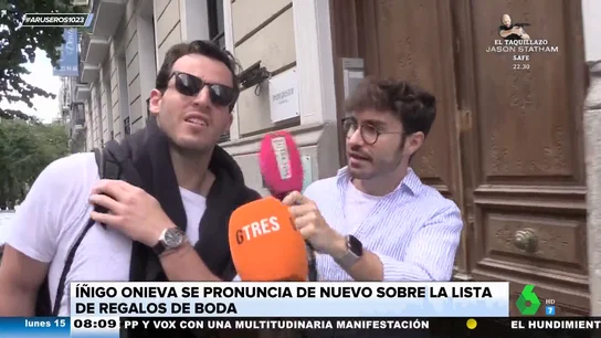 El vacile de un reportero de Íñigo Onieva por los regalos de boda: "¿Te hace ilusión la mantita de cashmere?" El vacile de un reportero de Íñigo Onieva por los regalos de boda: "¿Te hace ilusión la mantita de cashmere?"