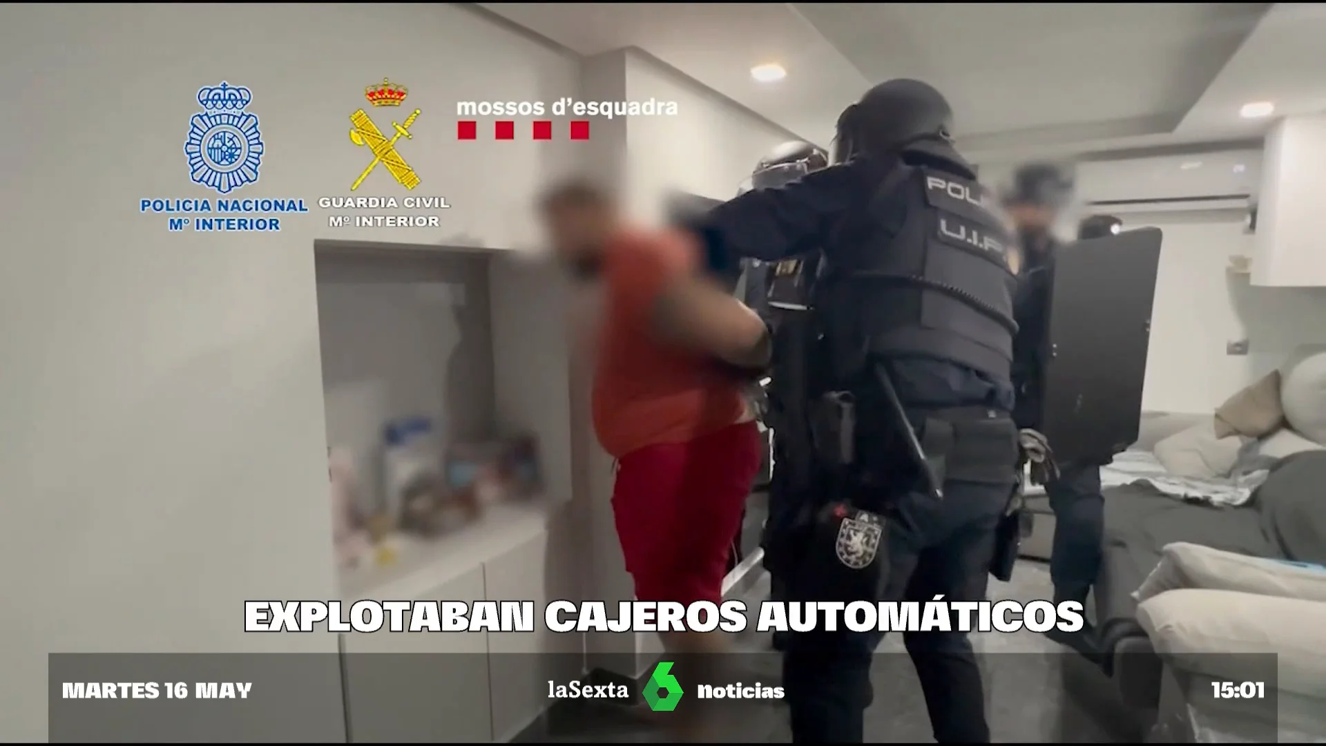 Caen dos bandas que explotaban cajeros automáticos con petardos y se hacían pasar por la policía