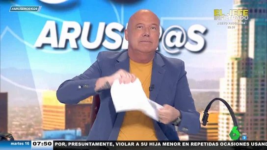 Alfonso Arús 'monta en cólera' en directo: así rompe el guion tras un momento musical inesperado en plató Alfonso Arús 'monta en cólera' en directo: así rompe el guion tras un momento musical inesperado en plató