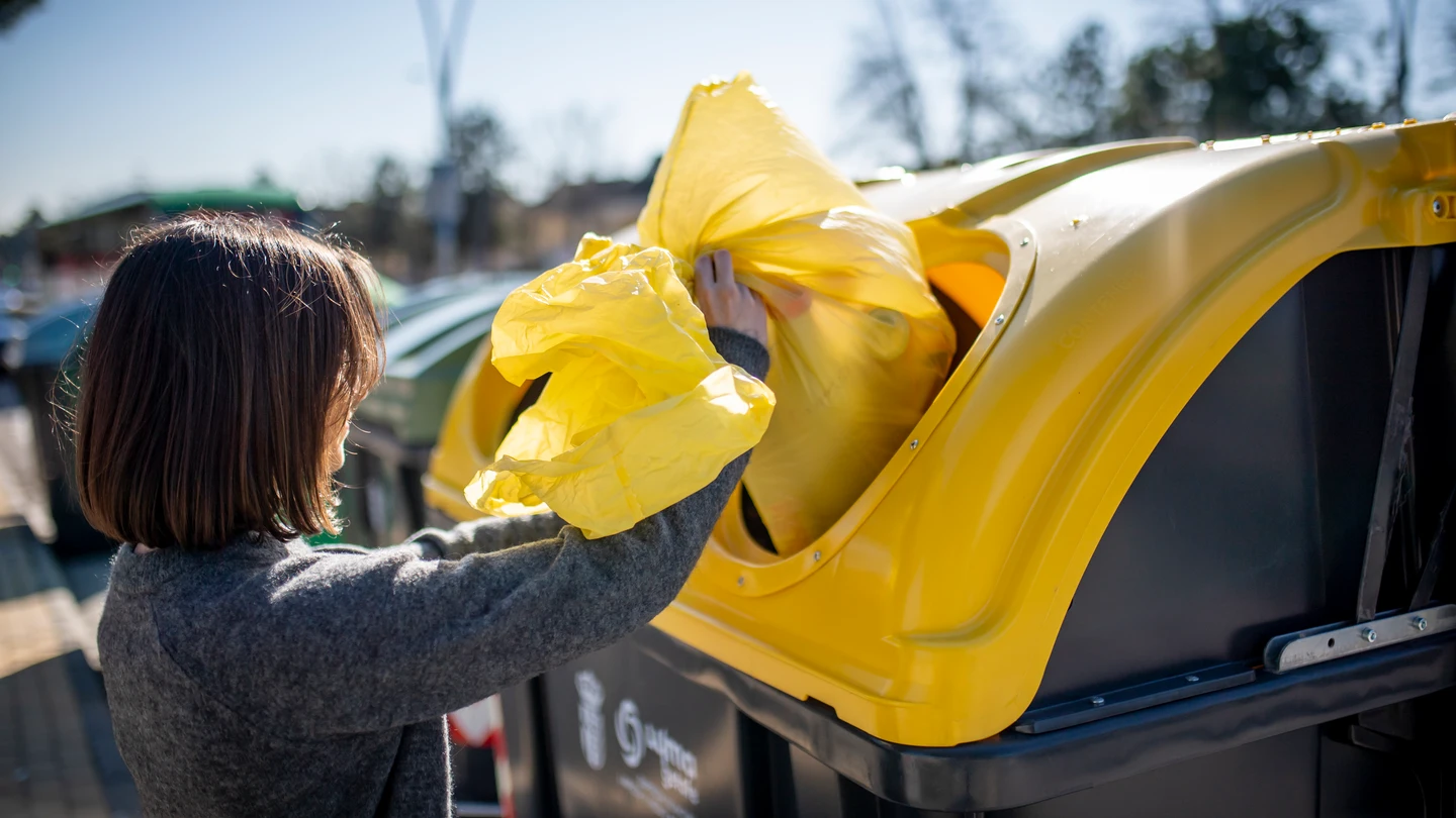 El reciclaje crece en España un año más: en 2022 reciclamos un 3,6% más que en 2021 El reciclaje crece en España un año más: en 2022 reciclamos un 3,6% más que en 2021