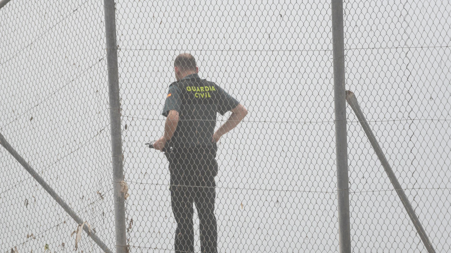 Hallan el cadáver de un joven inmigrante flotando en el puerto de Ceuta Hallan el cadáver de un joven inmigrante flotando en el puerto de Ceuta