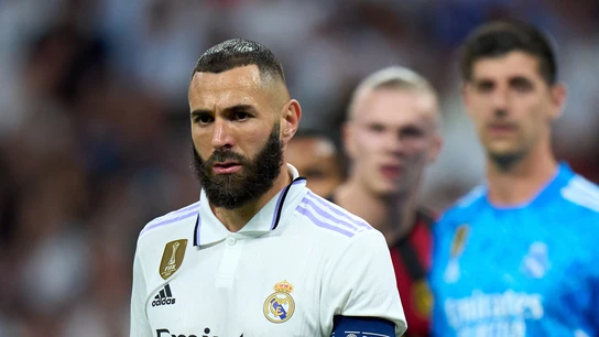 Karim Benzema, con Haaland y Courtois de fondo  Karim Benzema, con Haaland y Courtois de fondo