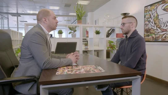 "Lo que has hecho ha sido echarme la culpa": el cabreo del jefe de Toro Burger con su cocinero tras la infiltración "Lo que has hecho ha sido echarme la culpa": el cabreo del jefe de Toro Burger con su cocinero tras la infiltración