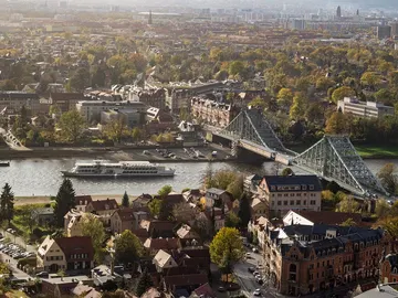 El río Elba a su paso por Dresde El río Elba a su paso por Dresde