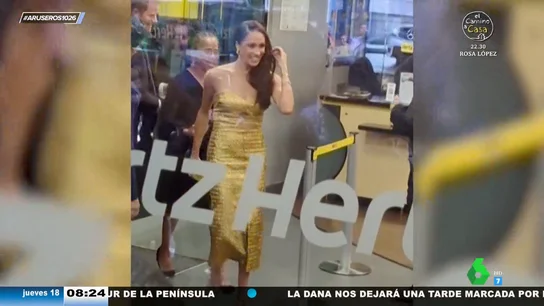 El espectacular vestido dorado de Meghan Markle en su primera aparición tras la coronación de Carlos III El espectacular vestido dorado de Meghan Markle en su primera aparición tras la coronación de Carlos III