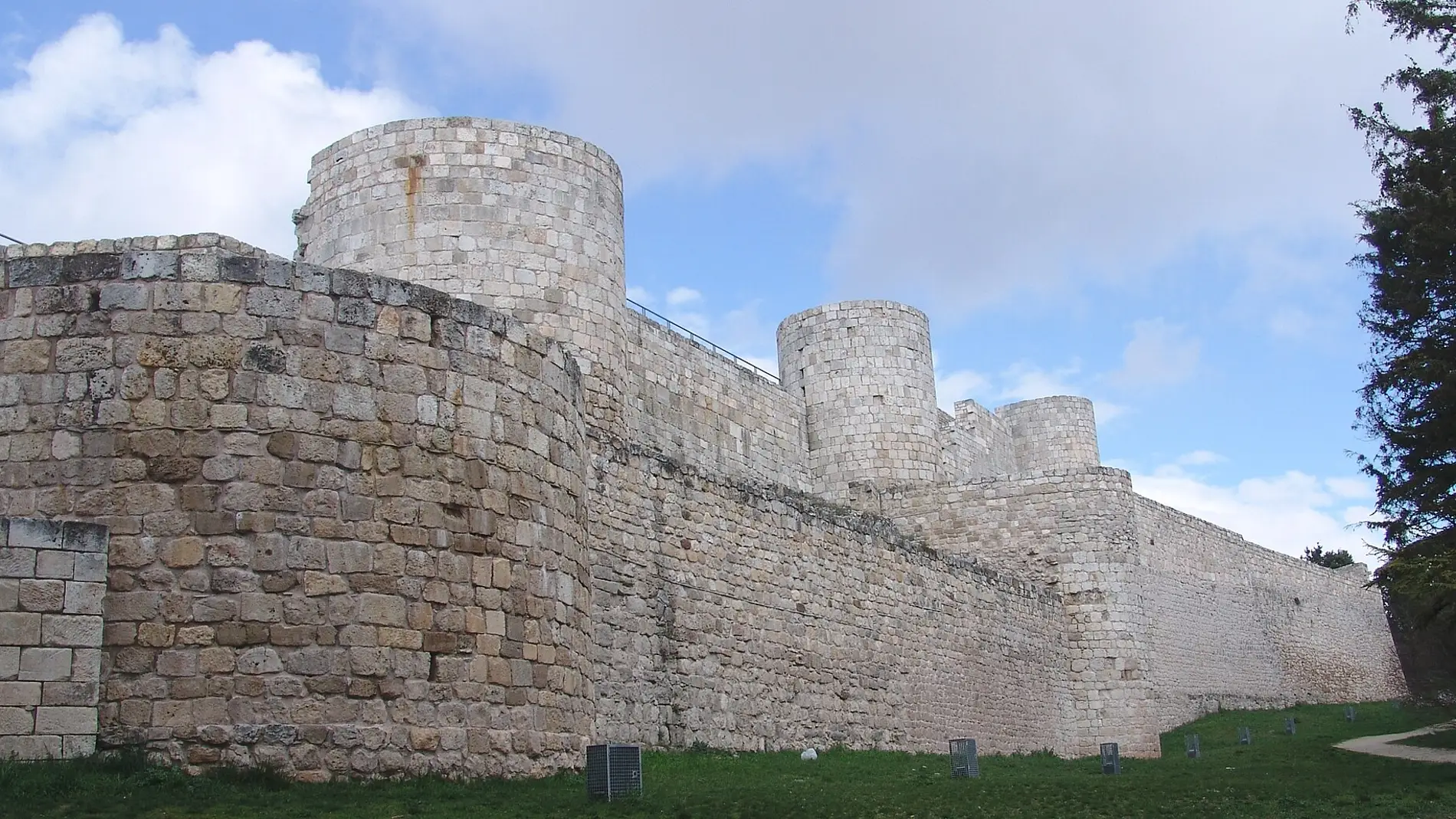 Castillo de Burgos: su vinculación con los Reyes Católicos y por qué fue utilizado como fábrica de pólvora