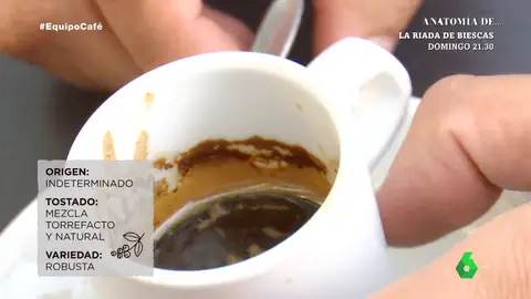 Café servido en un bar