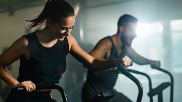 Bicicleta estática, elíptica o cinta de correr: ¿Cuál es mejor para aumentar tu resistencia aeróbica y cardiaca?