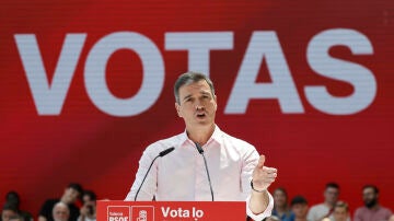 El secretario general del PSOE y presidente del Gobierno, Pedro Sánchez, durante su intervención en la Comunitat Valenciana.