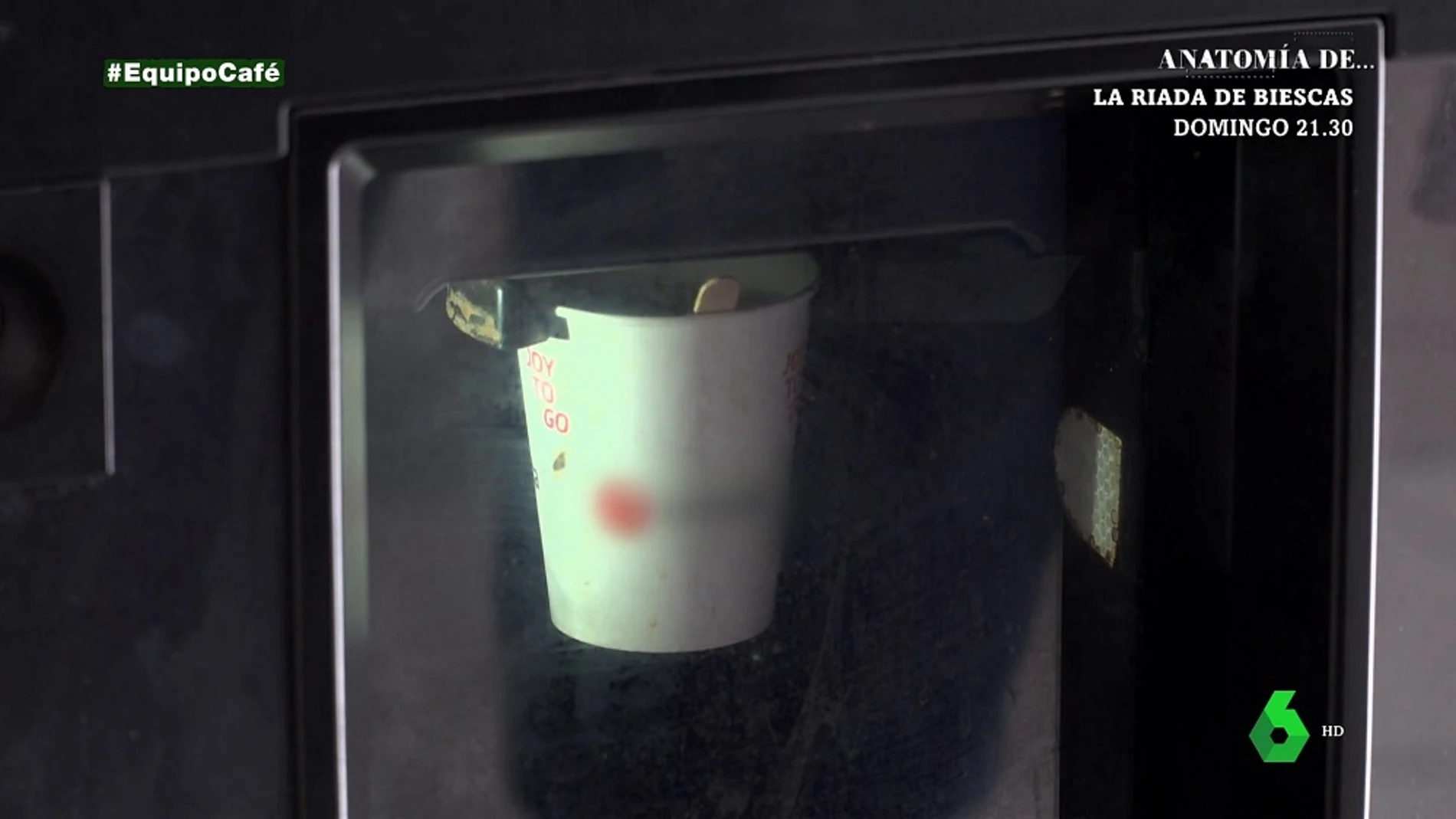 La prueba que no pasa el 93% de los cafés con leche que expiden las máquinas  de vending de España