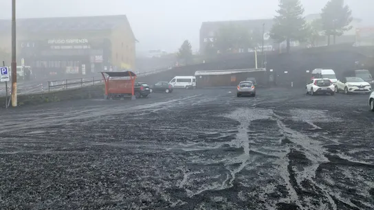 Imagen de la ceniza que desprende el volcán. Imagen de la ceniza que desprende el volcán.