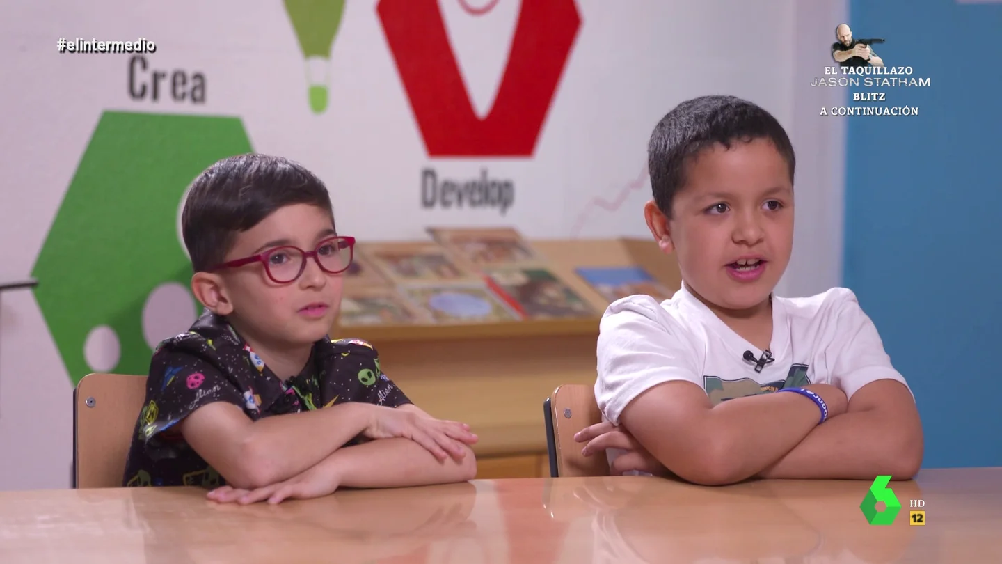 La respuesta de un niño a Thais Villas sobre si le gustaría votar: "Tengo un montón de cosas que hacer, no me da tiempo a ir" La respuesta de un niño a Thais Villas sobre si le gustaría votar: "Tengo un montón de cosas que hacer, no me da tiempo a ir"