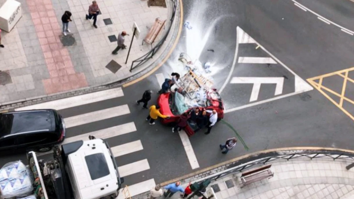 Vista de cómo ha quedado el vehículo desde la obra.