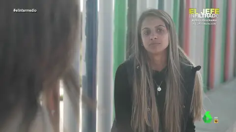 María Avizanda conversa en este vídeo con dos jóvenes de El Puche, un barrio vulnerable cercano a Almería, que le explican cómo sufren la marginación por vivir allí y las diferentes formas que tienen para intentar acabar de una vez con este estigma.