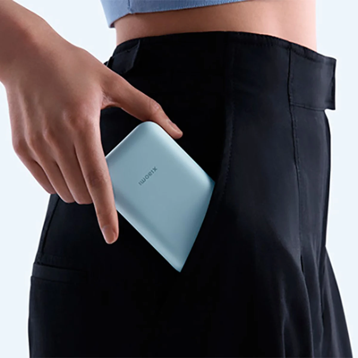 Xiaomi vuelve a sorprender: lanza una batería externa que, además de cargar  el móvil, calienta las manos