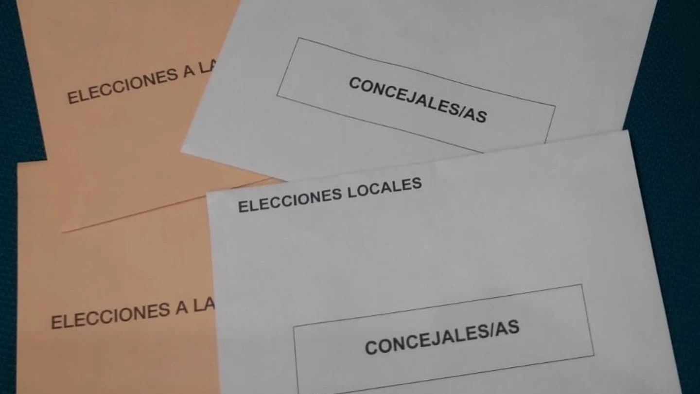 Fotografía de los sobres electorales a nivel local Fotografía de los sobres electorales a nivel local
