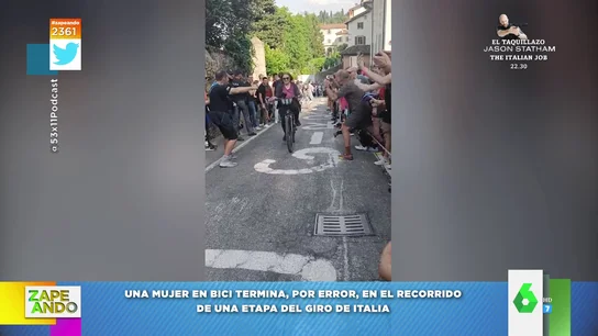 El despiste de una señora que termina, por error, en el recorrido de una etapa del Giro de Italia El despiste de una señora que termina, por error, en el recorrido de una etapa del Giro de Italia