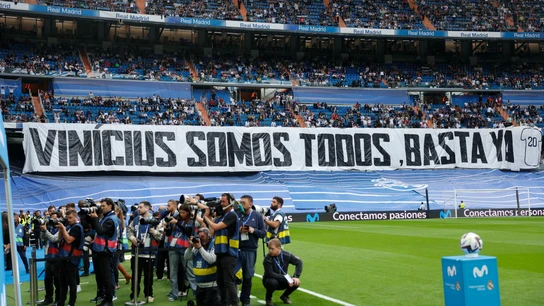 La pancarta del Santiago Bernabéu de apoyo a Vinicius La pancarta del Santiago Bernabéu de apoyo a Vinicius