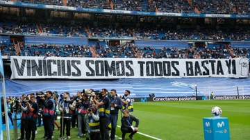 La pancarta del Santiago Bernabéu de apoyo a Vinicius